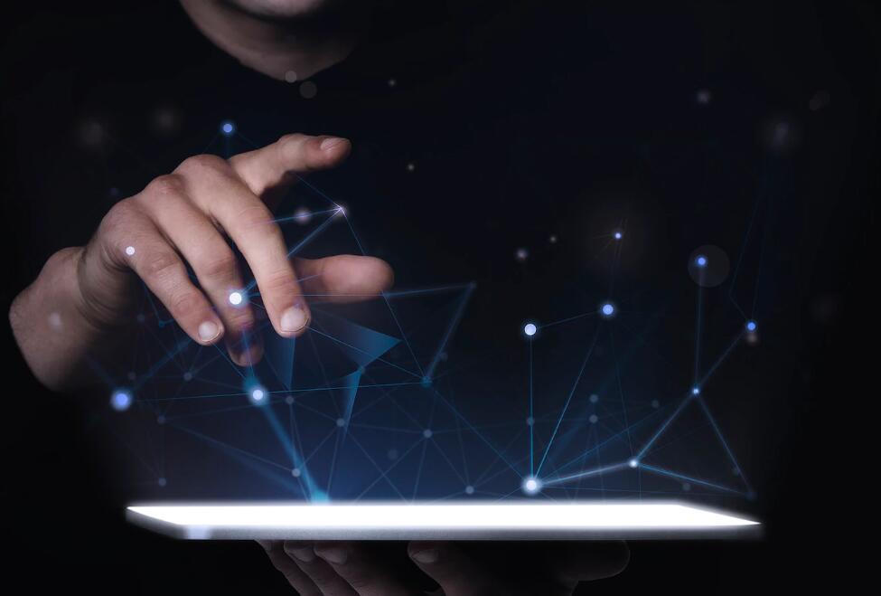 人生匆匆数十载唯一恒久不变的只有一个情字 一生的唯一